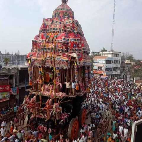திருச்செந்தூரில் மாசித்திருவிழா தேரோட்டம்! - ஆயிரக்கணக்கான பக்தர்கள் தரிசனம்