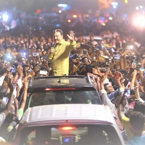 `மூட்டை மூட்டையாக நோட்டாவுக்குப் போடாதீங்க!’ - வேலூரில் துரைமுருகனைக் கலாய்த்த கமல்ஹாசன்