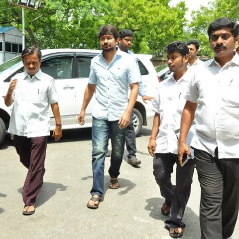 `திருவாரூரில் உதயநிதி களமிறங்கணும்!' - அறிவாலயத்தில் தாக்கலான விருப்ப மனுக்கள்