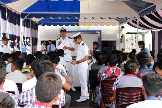 கடற்படைக் கப்பலில் நடைபெற்ற வினாடி-வினா போட்டி! - கலக்கிய சுட்டீஸ்