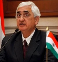 சீனா வந்திறங்கினார் சல்மான் குர்ஷித்!