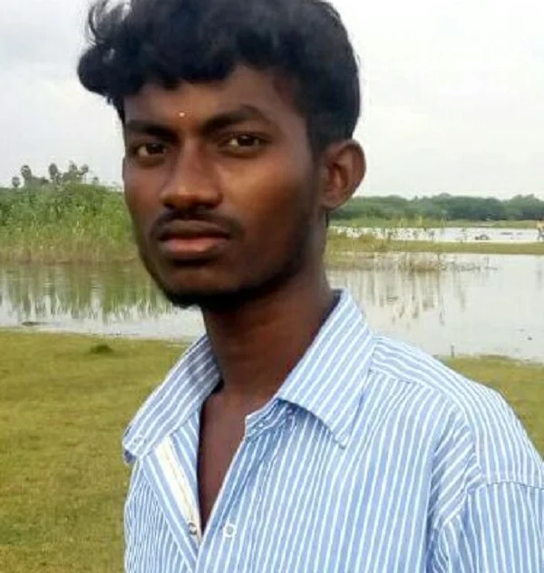 திருடன் என நினைத்து கிராம மக்களால் அடித்துக்கொல்லப்பட்ட கல்லூரி மாணவன்!