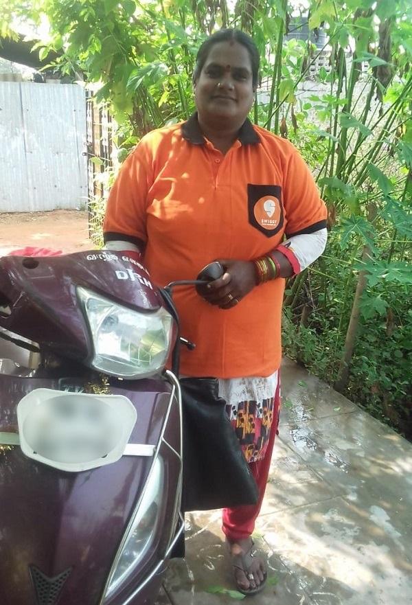 `ரோட்டில் ஆரஞ்சு டிரஸ்ஸைப் பார்த்தாலே ஓடிவந்து உதவுவாங்க’- ஸ்விக்கி பாய்ஸ் குறித்து நெகிழும் முதல் டெலிவரி பெண்