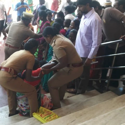 'போலீஸ் நடவடிக்கை எடுக்கல!' - தேனி கலெக்டர் அலுவலகத்தில் விஷம் குடித்த பெண்