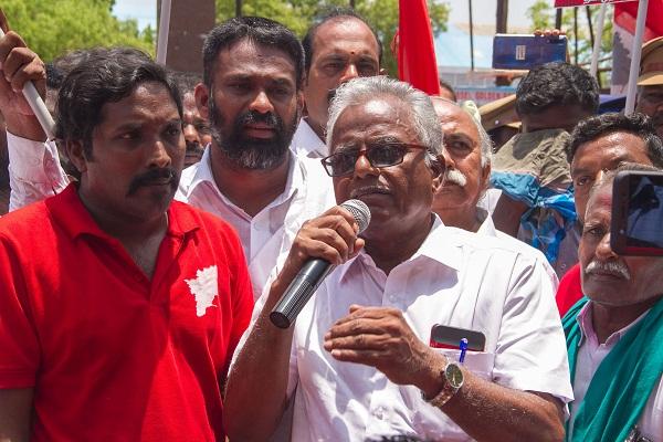 `300 பேரில் ஒருவர்கூட தமிழர் இல்லை' - திருச்சி ரயில்வே பணிமனையில் வெடித்த போராட்டம்