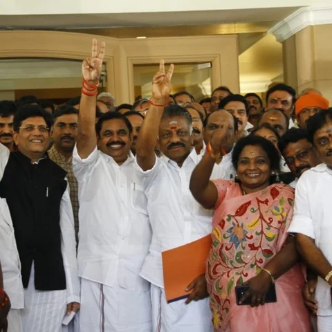 `பலமான கூட்டணிக்காகப் பொறுத்துக் கொண்டோம்!' - 5 சீட்டால் அதிர்ச்சியில் உறைந்த தமிழக பா.ஜ.க.