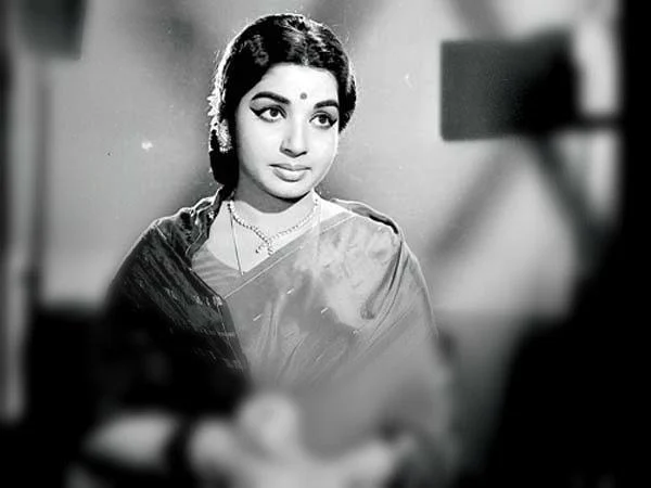 காலன் கவர்ந்த இவர்களை... காலம் நினைவில் வைத்திருக்கும்! #WeMissYou #2016Rewind