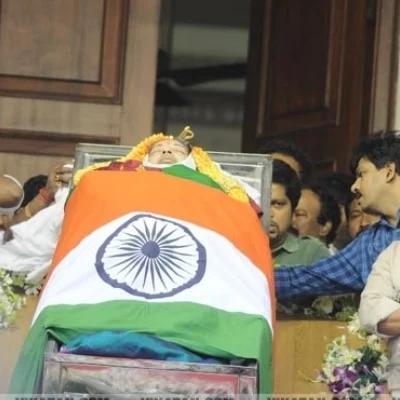 பா.ஜ.கவுக்கு எதிராக அணி திரட்டும் கார்டன்! டெல்லியை கலக்குமா ஜனவரி?