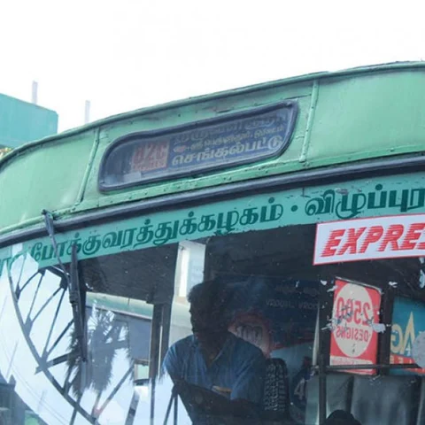 பஸ் கட்டணத்தை உயர்த்தியது யார்? - மழுப்பும் போக்குவரத்து அதிகாரிகள்; குமுறும் திருவள்ளூர் பயணிகள்
