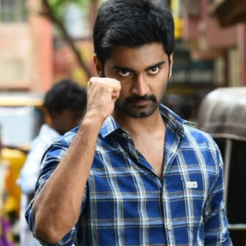`என் வாய் பேசாது, கைதான் சார் பேசும்!' - முரட்டு போலீஸ் அதர்வாவின் '100' பட டிரெய்லர்