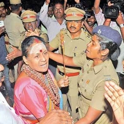 அப்போலோவுக்குள் நுழைய முயன்ற பெண் சாமியார்..! பரபர நிமிடங்கள்