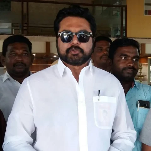 ``நான் எதிர்க்கட்சி இல்லை; ஆனா என் வீட்டிலும் வருமானவரி சோதனை வந்ததே!” -சரத்குமார் பேட்டி