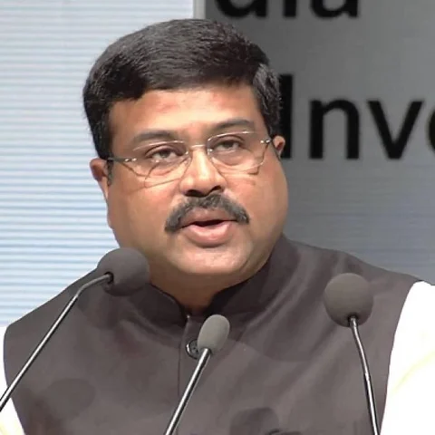 ‘தடையை மீறி இரானிலிருந்து கச்சா எண்ணெய் இறக்குமதி செய்யப்படும்’ - முதல்முறையாக அறிவித்த அமைச்சர்