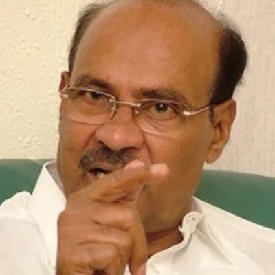 அரசின் ஊழல்களை சுட்டி காட்டினால் அவதூறு வழக்கா? ஆவேசமாகும் ராமதாஸ்!