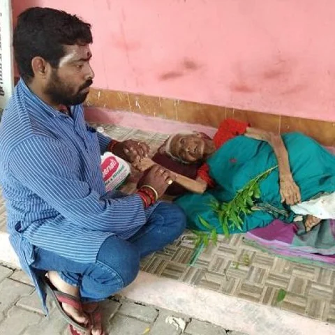 தொழுநோயாளிகளுக்குத் தொண்டுசெய்ய வாழ்க்கையை அர்ப்பணித்த திருவண்ணாமலை இளைஞர்! #HatsOff #MyVikatan