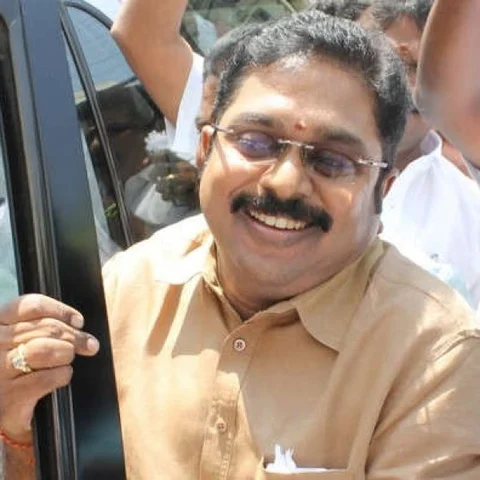 இரண்டு வாரங்களில் இரண்டாவது முறையாக சசிகலாவைச் சந்தித்தார் தினகரன்!