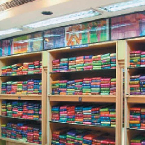 மழைநீரில் திருபுவனம் பட்டுப்புடவைகள் பாதிப்பு... அதிகாரிகள் அலட்சியத்தால் நேர்ந்த அவலம்!