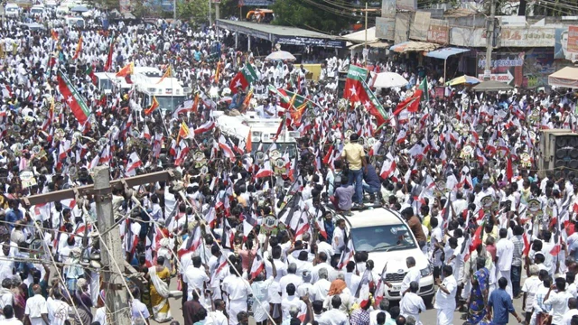 `பிரதமரைத் தேர்ந்தெடுக்கப்போவது அ.ம.மு.க-தான்!' - மேலூரில் அதிர்ந்த டி.டி.வி. தினகரன்