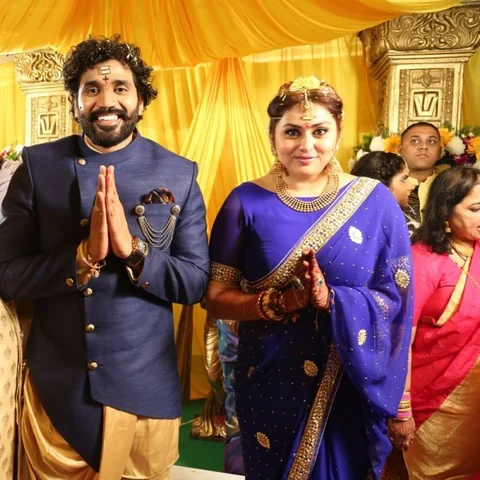 ``எங்க வீட்டுல நான் குக்கிங் டீம், நமிதா க்ளீனிங் டீம்..!’’ - நமிதா - வீரா