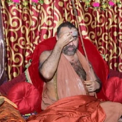 தமிழ்த்தாய் வாழ்த்தை அவமதிப்பதா? - காஞ்சி மடாதிபதிக்குப் புலவர்கள், எழுத்தாளர்கள் கண்டனம்