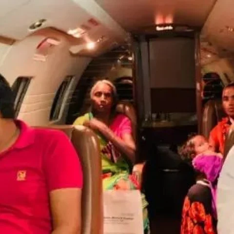`தனி விமானம்; உயர் ரக சிகிச்சை’ - உயிருக்குப் போராடிய சிறுமிக்கு உதவிய பிரியங்கா காந்தி!