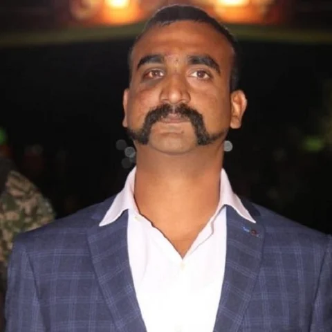 `அபிநந்தன் மீட்கப்பட்டார்.. ஷாஹாஸ் எங்கே?' - பாகிஸ்தான் மீது விழுந்த சந்தேக ரேகைகள்