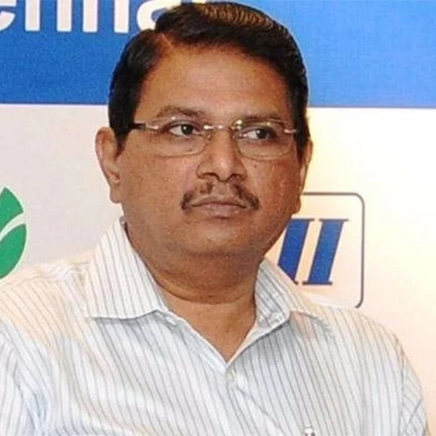 'தினகரன் முதல்வரானால், நான்தான் தலைமைச்செயலாளர்!''- ராம மோகன ராவ் கணக்கு