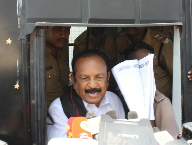 நீதிமன்ற வளாகத்தில் மு.க.ஸ்டாலினைச் சாடிய வைகோ