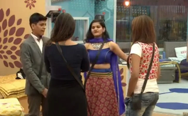 மும்தாஜின் மும்பை ஃப்ளாஷ்பேக்... ஜனனியின் ஸ்மார்ட் தங்கை! #BiggBossTamil2