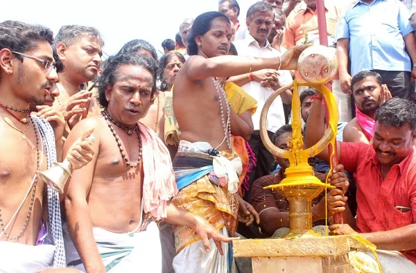 கும்பகோணத்தில் மாசி மக விழா!- புனித நீராடி, திதி கொடுத்த பக்தர்கள்