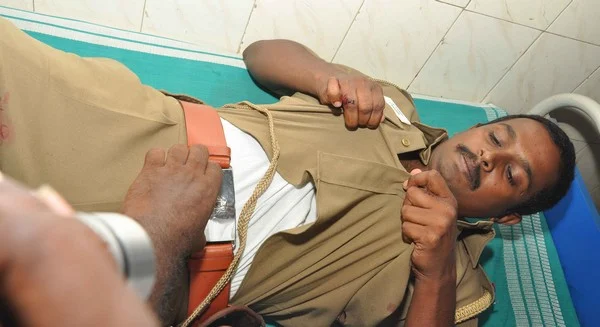 காவல் நிலையத்தில் கைதியை சுட்டுக்கொன்ற எஸ்.ஐ சஸ்பெண்ட்!