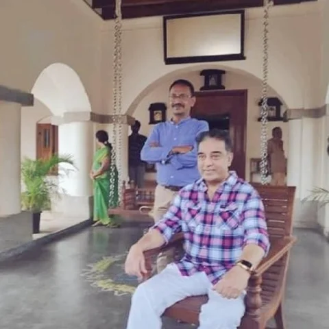 27 வருடங்களுக்குப் பிறகு ‘தேவர்மகன்’ வீட்டில் கமல்! - வைரல் புகைப்படங்கள்