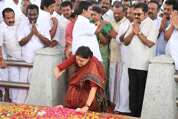 மௌன விரதம்... சீக்ரெட் சந்திப்புகள்... சிறப்புச் சலுகைகள்... - சசிகலாவின் ஓராண்டு சிறைவாசம் #Sasikala