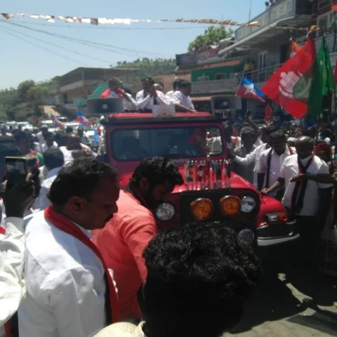 மலைவாழ் மக்களின் வாக்குகளைக் குறிவைக்கும் ஆ.ராசா!