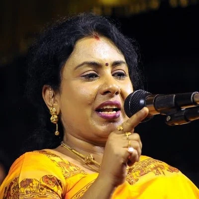 கருணாநிதி முதல் குஷ்பு வரை... பாரபட்சமே பார்க்காமல் போட்டு தாக்கும் அனிதா குப்புசாமி!