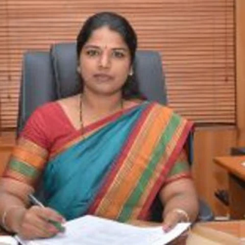``மகளை அங்கன்வாடியில் சேர்த்தது ஏன் ?'' - மனம் திறந்த நெல்லையின் முதல் பெண் ஆட்சியர்