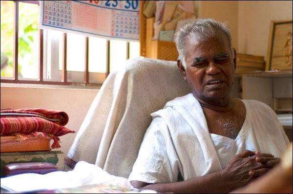 நல்லகண்ணு போன்றவர்கள் அ.தி.மு.க-வில் இருக்கிறார்களா முதல்வர் அவர்களே?