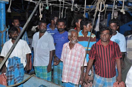 ஒரு மாத சிறைவாசத்துக்கு பிறகு ராமேஸ்வரம் வந்தனர் மீனவர்கள் (படங்கள்)