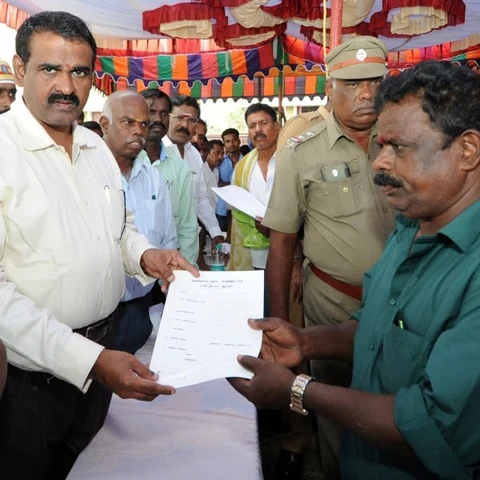 ஆக்கிரமிப்பு காரணமாக மறு குடியமர்த்தப்பட்டவர்களுக்கு வேலை... காஞ்சிபுரம் மாவட்ட ஆட்சியர் ஆணை!