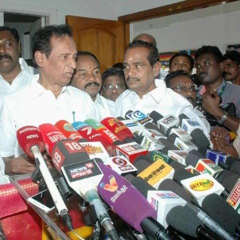 `முதல்வர் மீதான குற்றச்சாட்டை சி.பி.ஐ விசாரித்தாலும் சந்திக்கத் தயார்’ - செம்மலை!