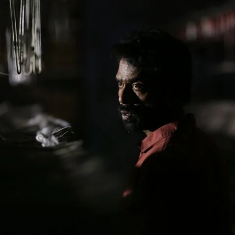 ``வஞ்சகர்கள் இருக்கிறார்கள்... வஞ்சகம் எங்கே பாஸ்?’’ 'வஞ்சகர் உலகம்' விமர்சனம்