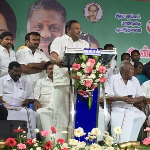 `சசிகலா கொள்ளை அடித்த மன வேதனையில்தான் ஜெயலலிதா இறந்தார்’ -திண்டுக்கல் சீனிவாசன்!