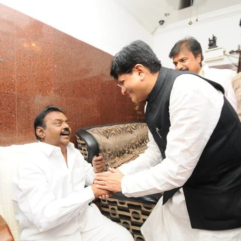 கூட்டணிக்கு தே.மு.தி.க வருமா?- `ஆச்சர்யங்கள் நடக்கலாம்' என்கிறார் பியூஷ் கோயல்
