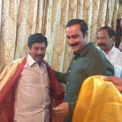 பிரமாண்ட வரவேற்பு; 50 வகை உணவு; முடிவுக்கு வந்த 13 ஆண்டு பகை - தைலாபுர விருந்தில் ராமதாஸின் `ஸ்பெஷல்' கவனிப்பு!