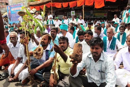 திருச்சி விவசாயிகளின் 14 நாள் போராட்டம் இன்றுடன் முடிவு!