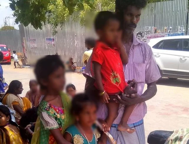 ``என் குழந்தைகளின் எதிர்காலத்துக்கு உதவுங்கள்!" - கலெக்டரிடம் ராமுதாய் கணவர் கண்ணீர்
