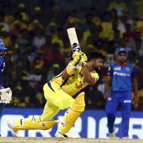 ``அவர் கிரிஸில் இருக்கும்போது பௌலர்களுக்கு நெருக்கடிதான்’ - தோனி குறித்து மனம் திறந்த ரெய்னா