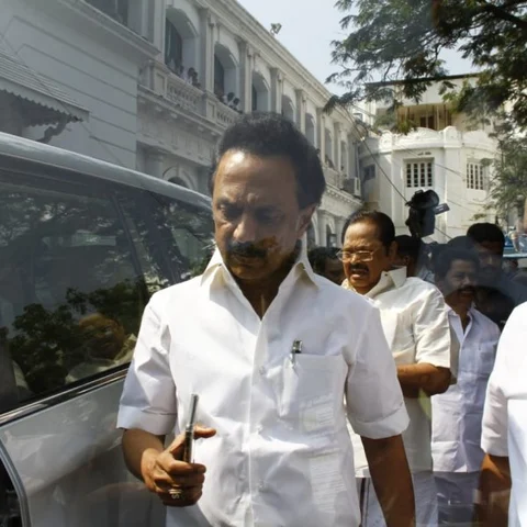 ‘மனமிருந்தால் மார்க்கமுண்டு; ஆனால் பணமிருந்தால்..?” - பேரவையில் ஸ்டாலின் சீற்றம்
