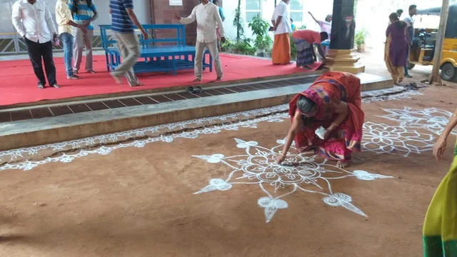 `அந்தப் பெரும் தீ விபத்தை மறந்துவிட்டார்கள்!' - கல்யாண மண்டபத்தில் ஸ்ரீ ஸ்ரீ ரவிசங்கர் நிகழ்ச்சி