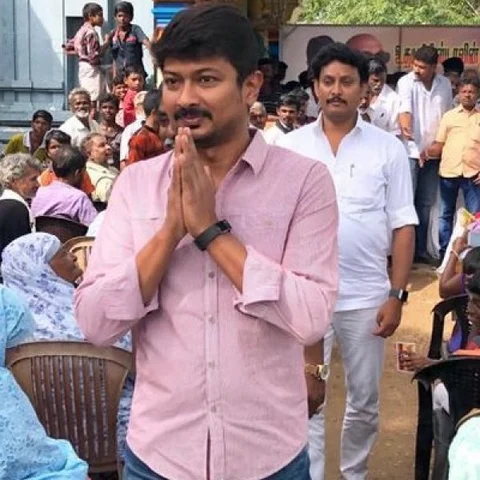 `கனிமொழிக்கு நோ... உதயநிதிக்கு எஸ்!' - அறிவாலய ஆட்டம்